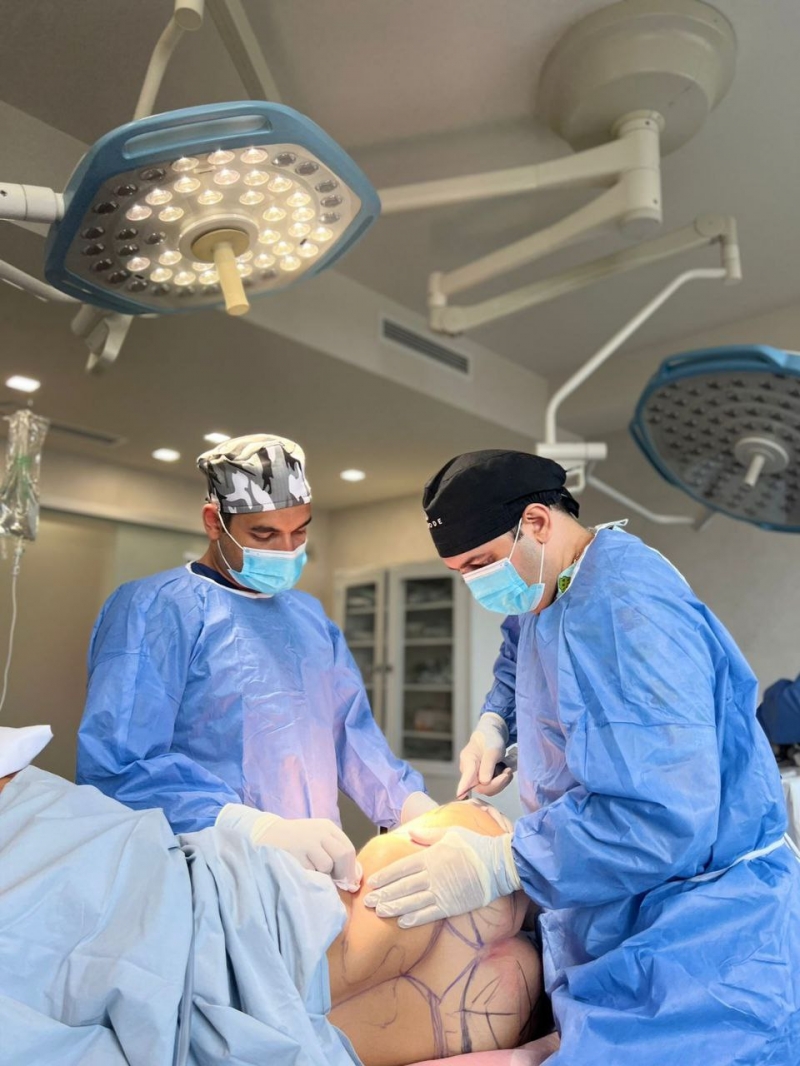 Вне зависимости от объема коррекции, пластический хирург Вардан Аршакян всегда обеспечивает безопасность вмешательства для здоровья пациента